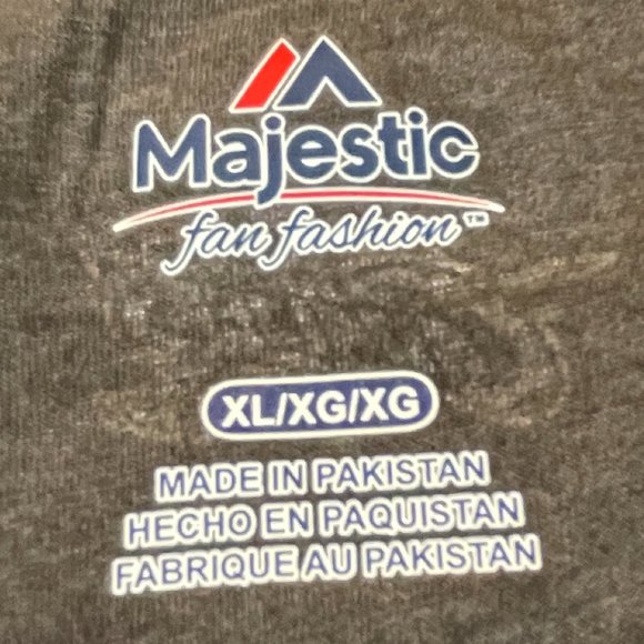 Women's Cleveland Cavaliers LeBron James NBA Licensed Tee - NWT - Picture 5 of 7